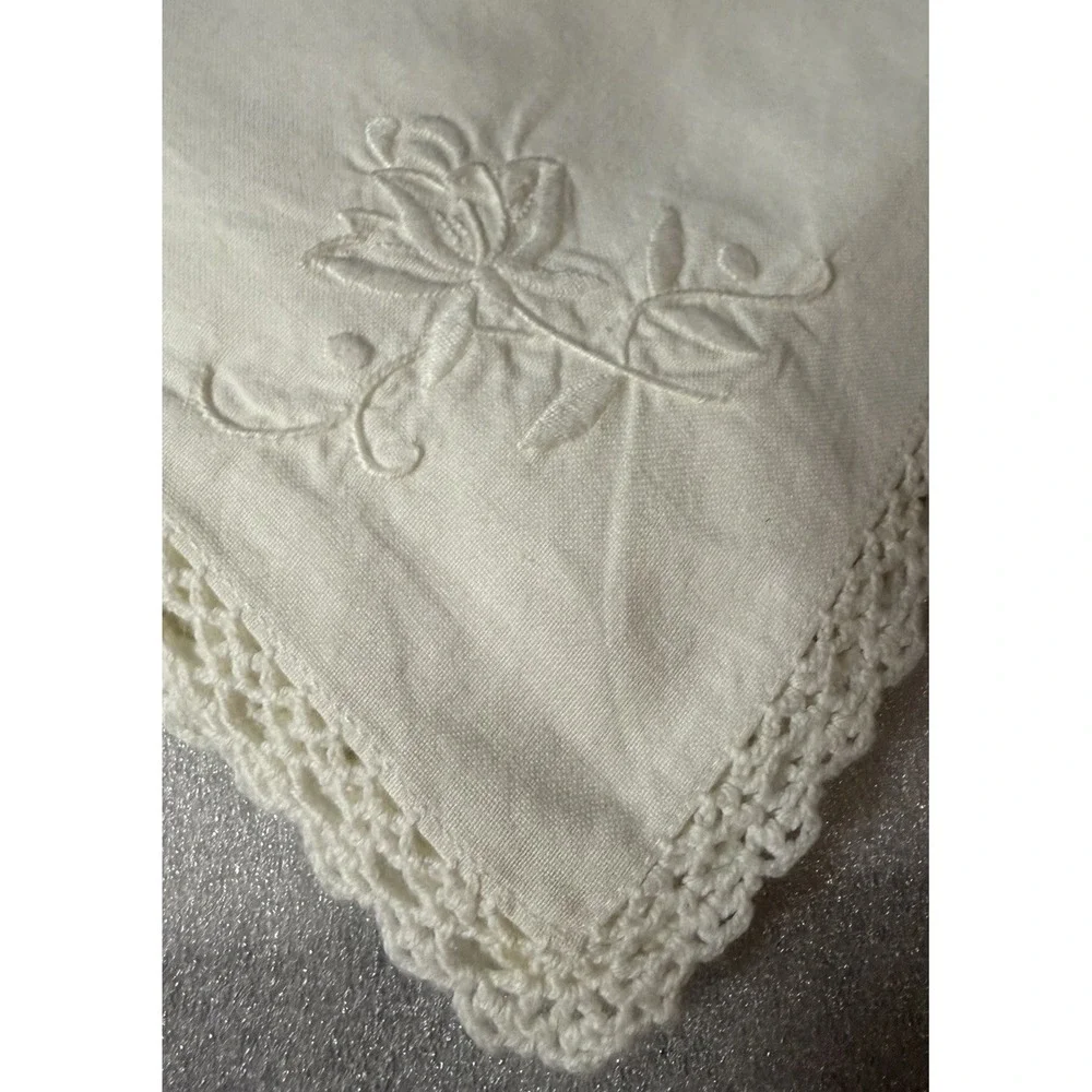 Vintage White Embroidered Rose Napkins Crochet Lace Edge Set Table Linens